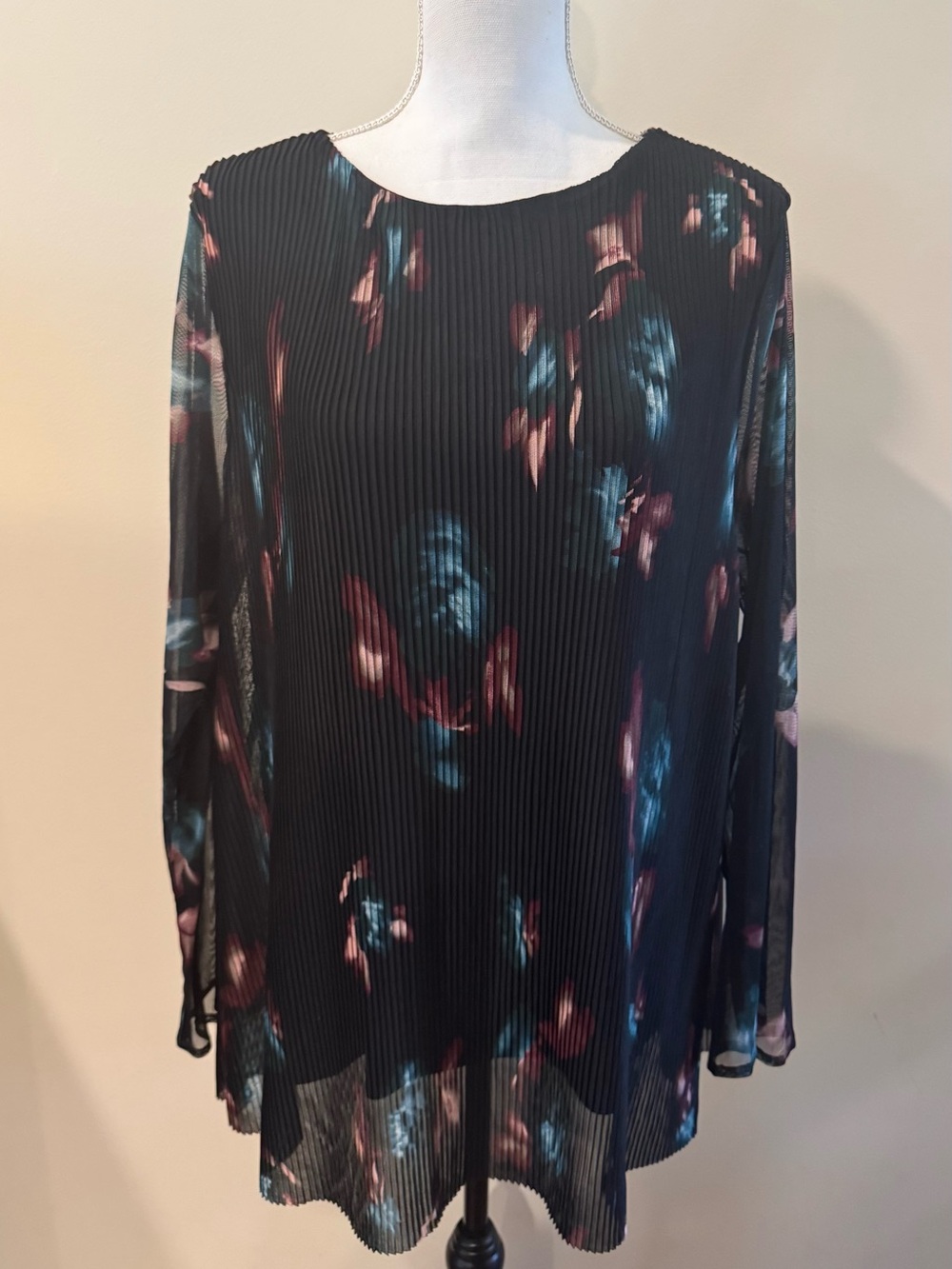 Pleated Floral-Effect Long-Sleeve Blouse - Black/Blue/Pink